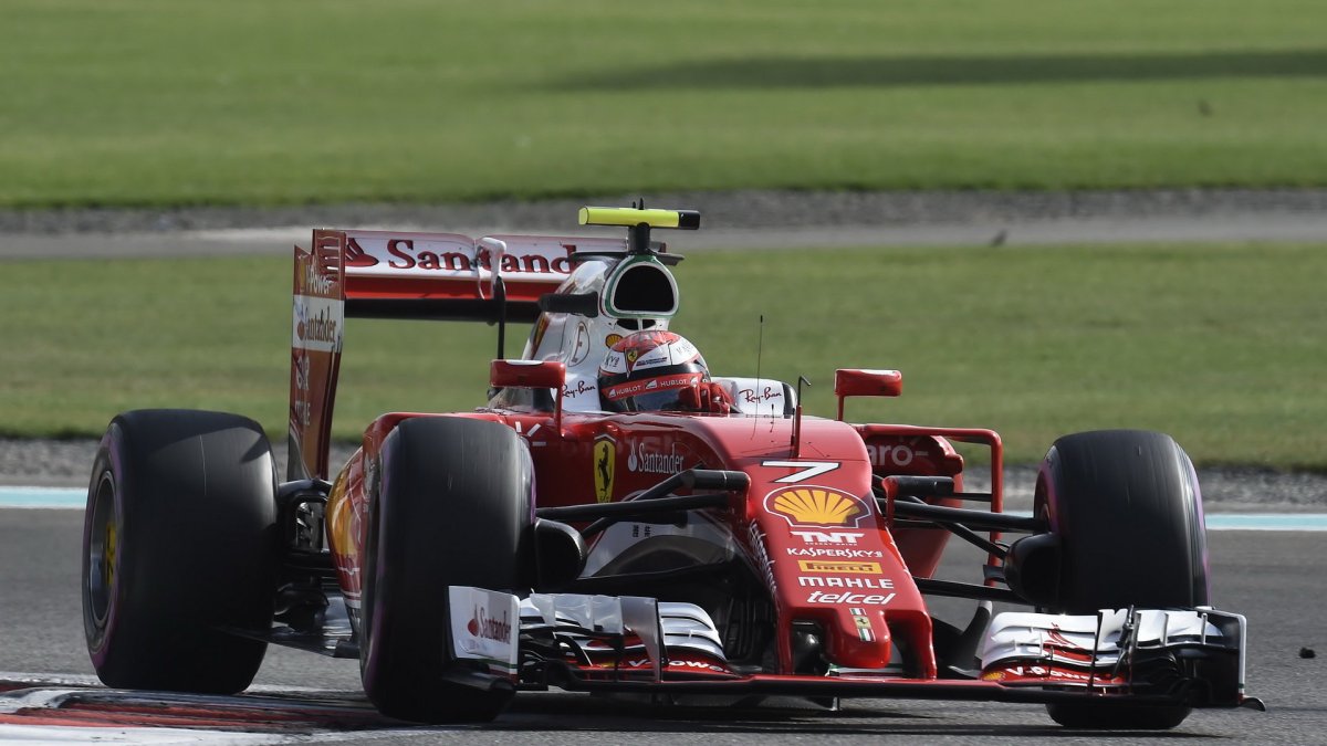 Kimi Räikkönen v kvalifikaci v Abú Zabí