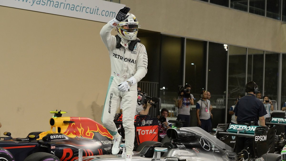 Lewis Hamilton vyhrál pole position kvalifikace v Abú Zabí