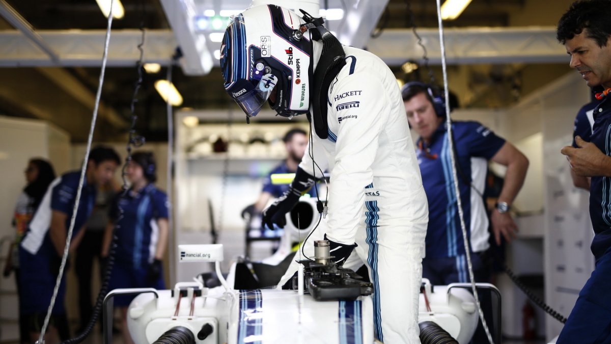 Valtteri Bottas v kvalifikaci v Abú Zabí