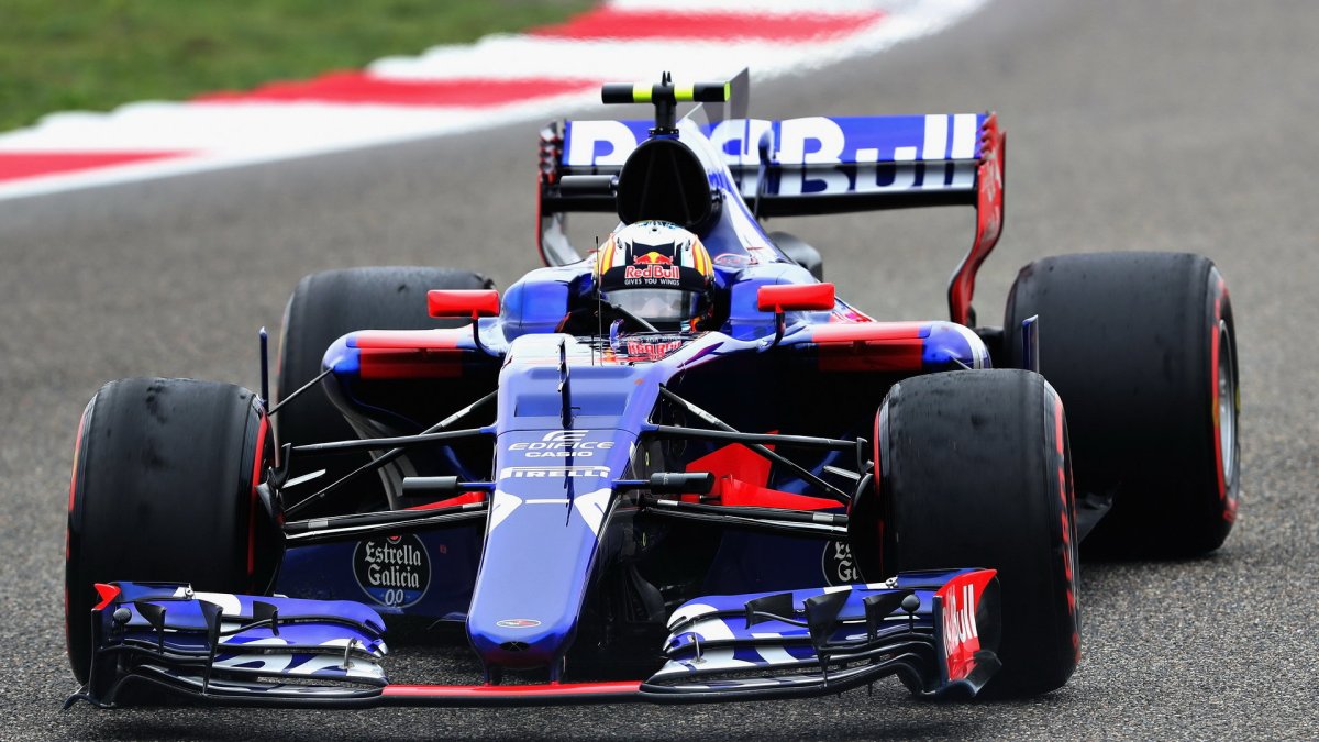Carlos Sainz v závodě v Číně