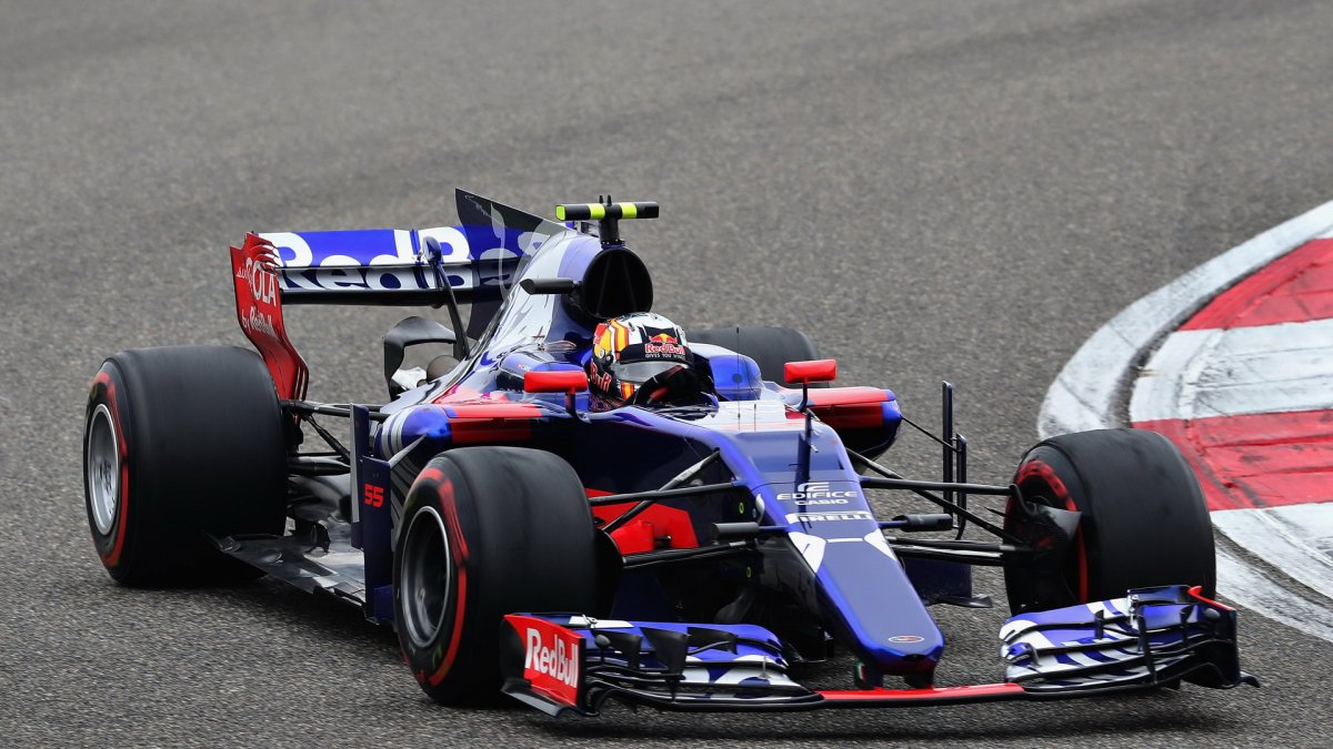 Carlos Sainz v závodě v Číně