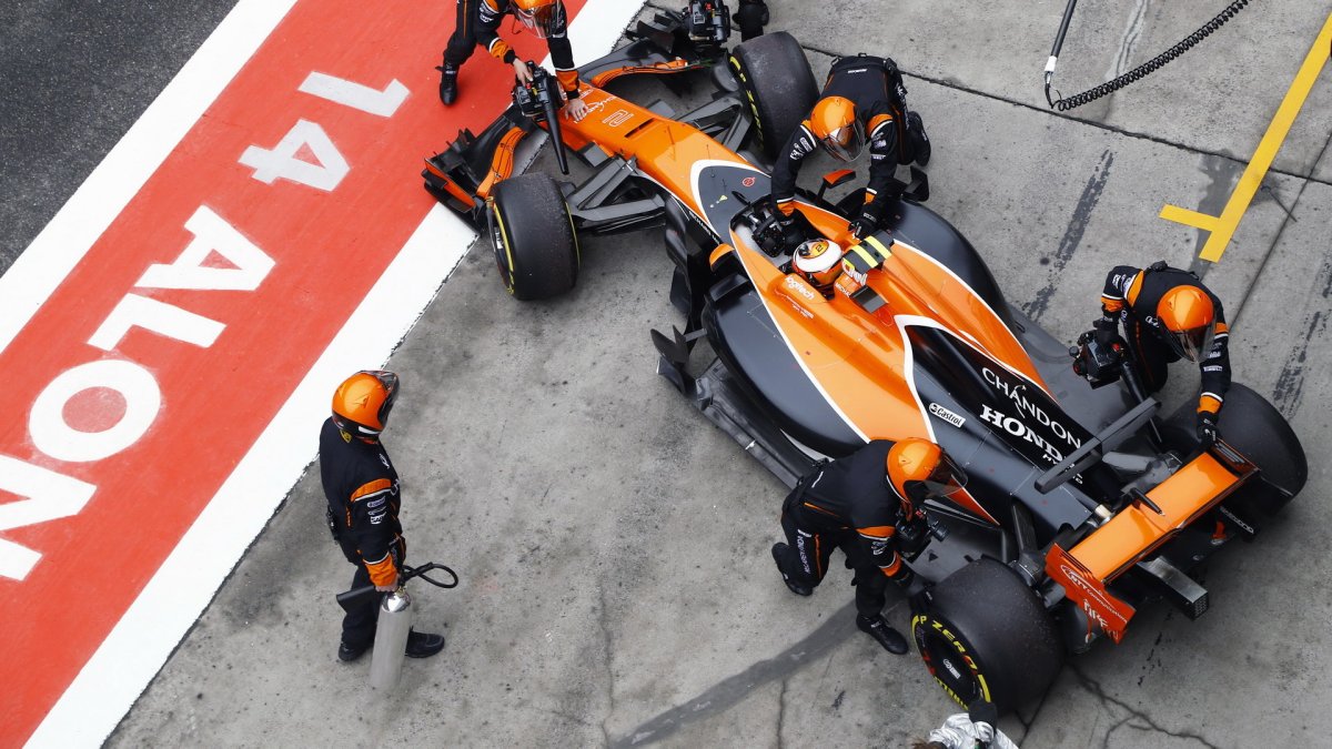 Stoffel Vandoorne v Číně končí předčasně kvůli palivovému problému