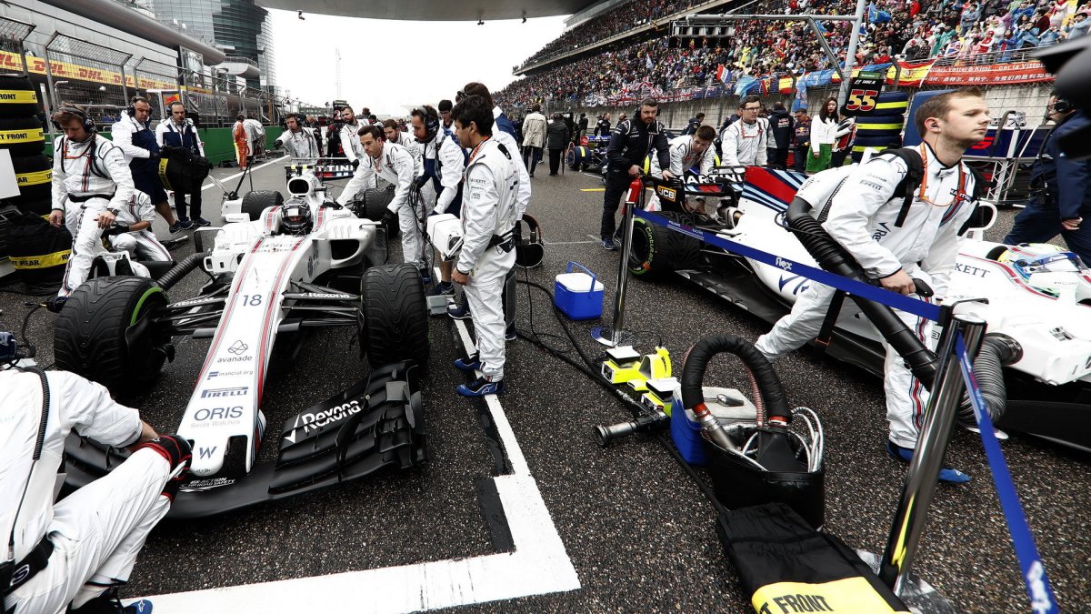 Lance Stroll před závodem v Číně