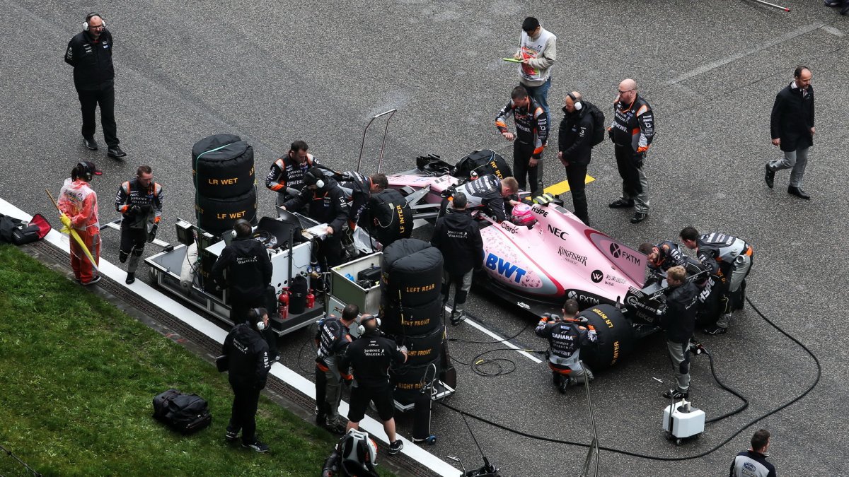 Esteban Ocon před závodem v Číně