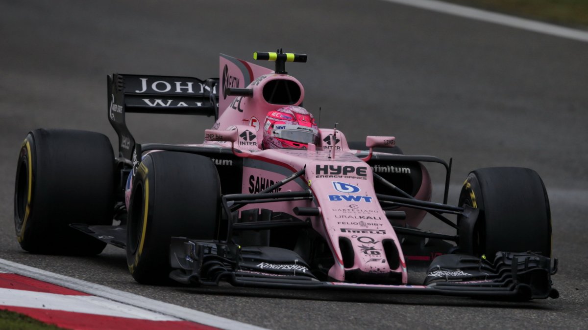 Esteban Ocon v závodě v Číně