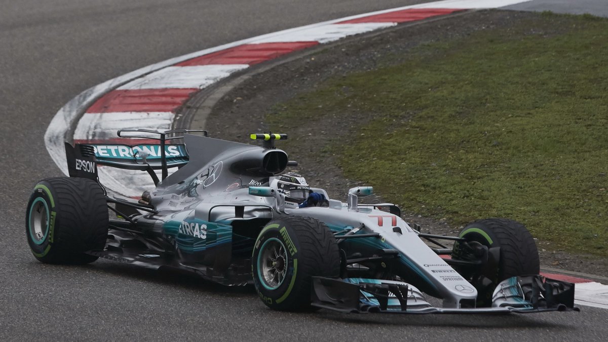 Valtteri Bottas v závodě v Číně