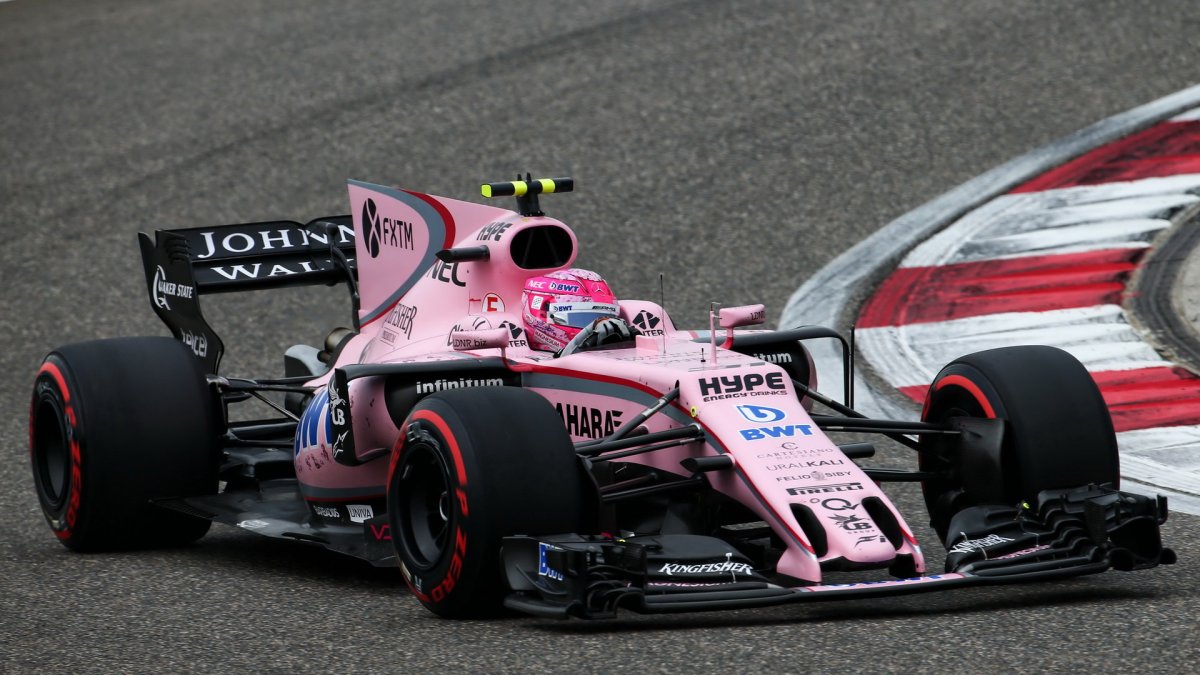 Esteban Ocon v kvalifikaci v Číně