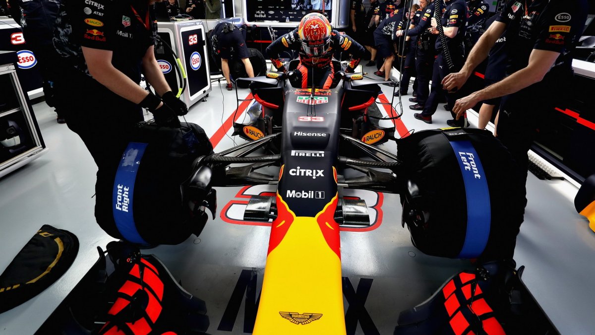 Max Verstappen v tréninku v Číně