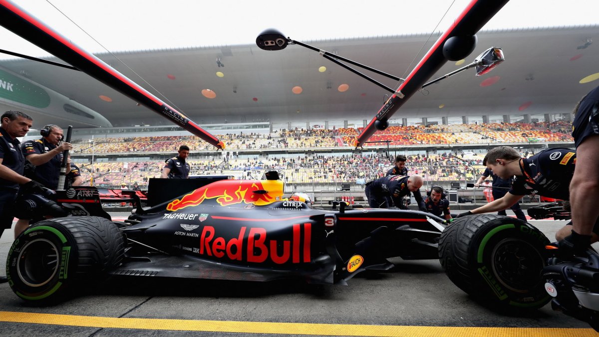Daniel Ricciardo v tréninku v Číně