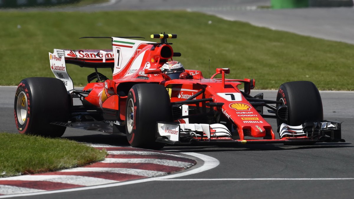 Kimi Räikkönen v závodě v Kanadě