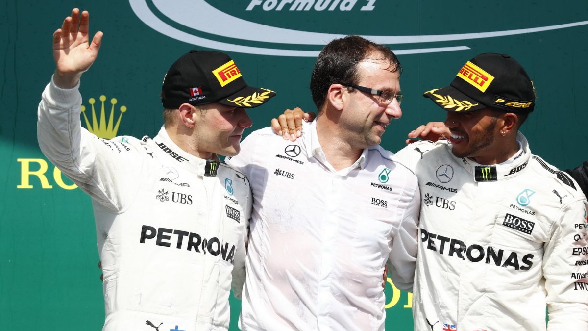 Tým Mercedes utržil double v závodě v Kanadě