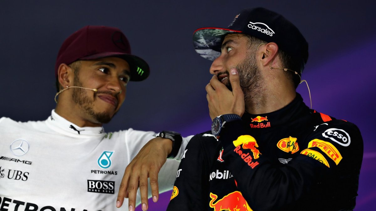 Lewis Hamilton a Daniel Ricciardo na tiskovce po závodě v Kanadě