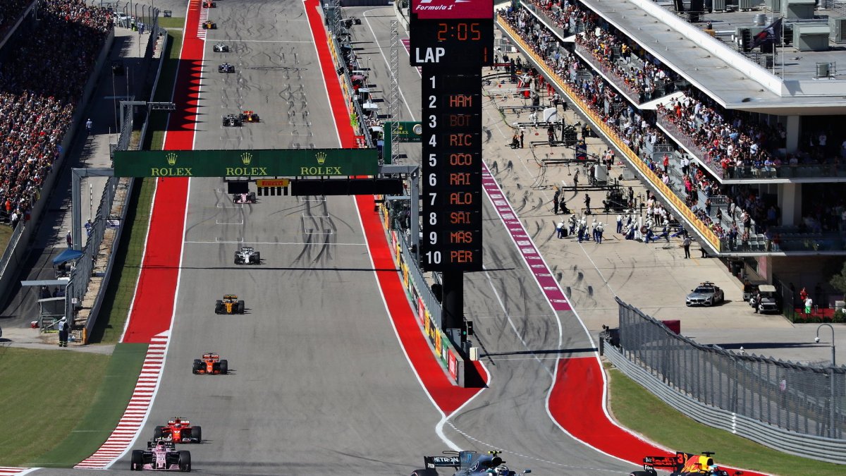 Valtteri Bottas a Daniel Ricciardo po startu závodu v Austinu