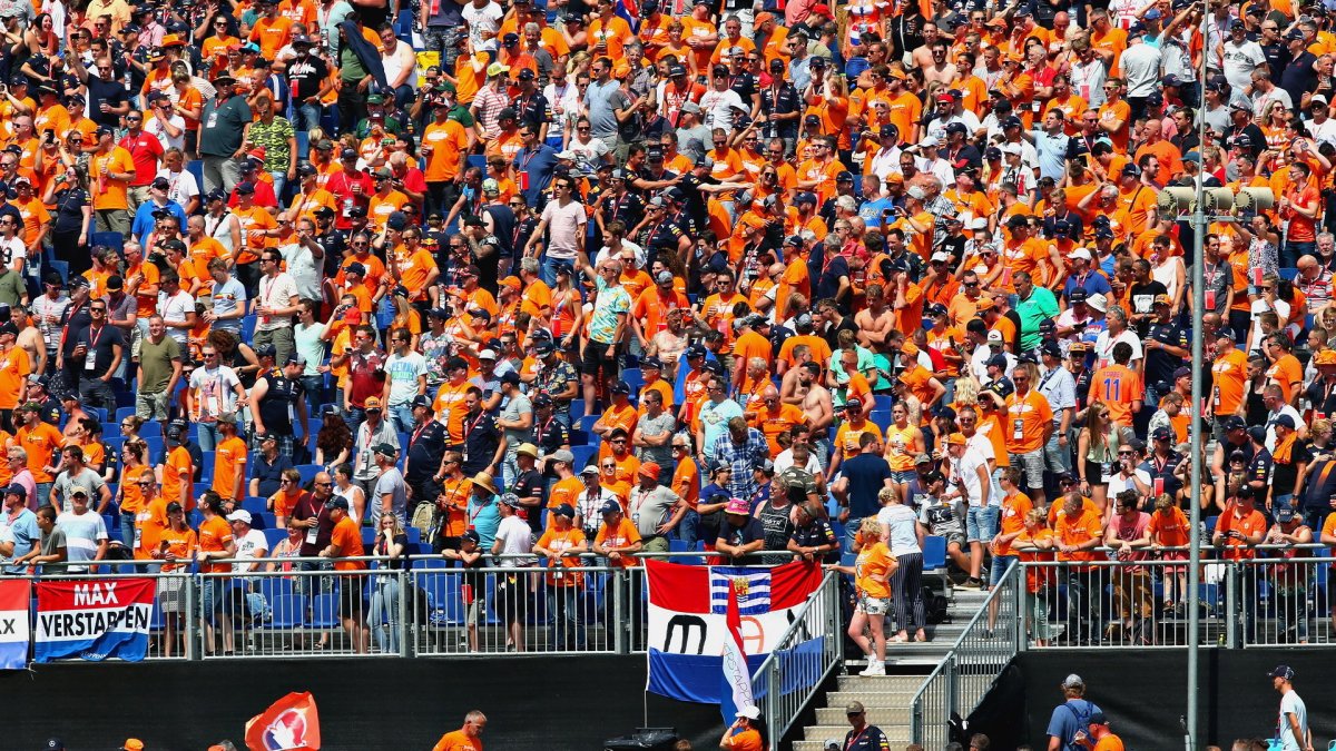 Fanoušci Maxe Verstappena v kvalifikaci v Rakousku