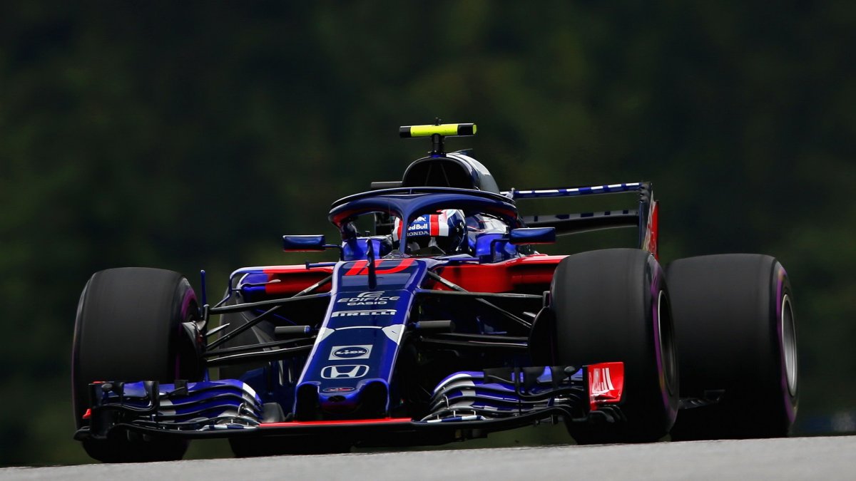Pierre Gasly s použitím DRS v kvalifikaci v Rakousku