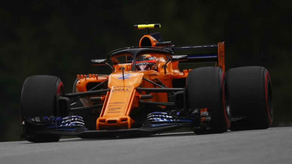 Stoffel Vandoorne s použitím DRS v kvalifikaci v Rakousku
