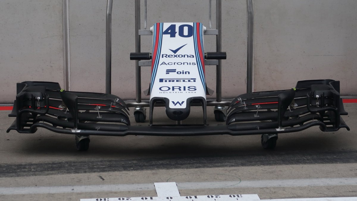 Detail předního křídla vozu Williams v Rakousku