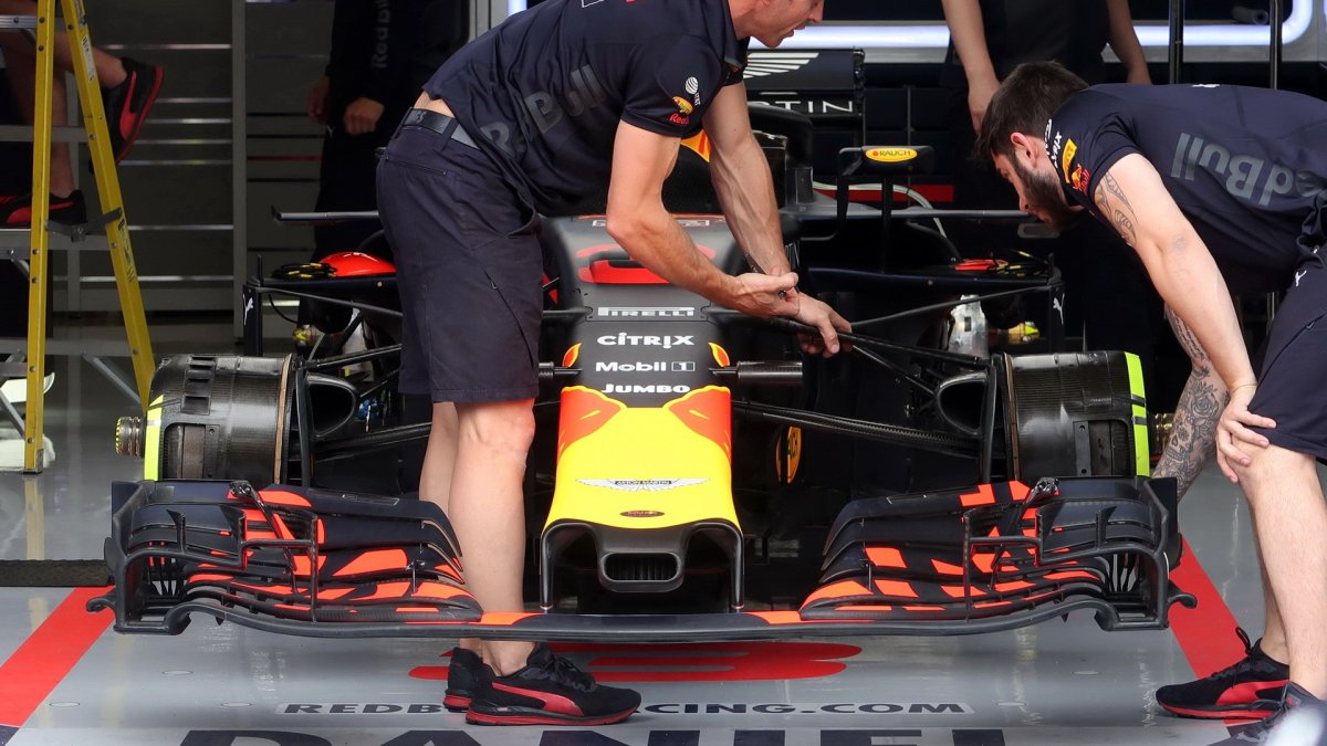 Přípravy na voze Red Bull v Rakousku