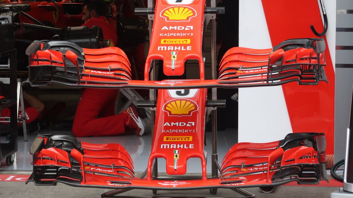 Detail předního křídla vozu Ferrari v Rakousku