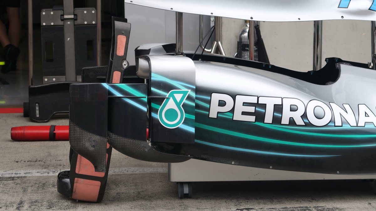 Detail předního bočnice vozu Mercerces v Rakousku