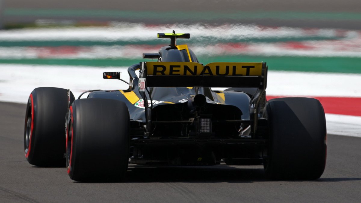 Carlos Sainz v tréninku v Mexiku