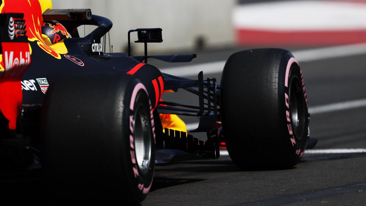 Max Verstappen v tréninku v Mexiku