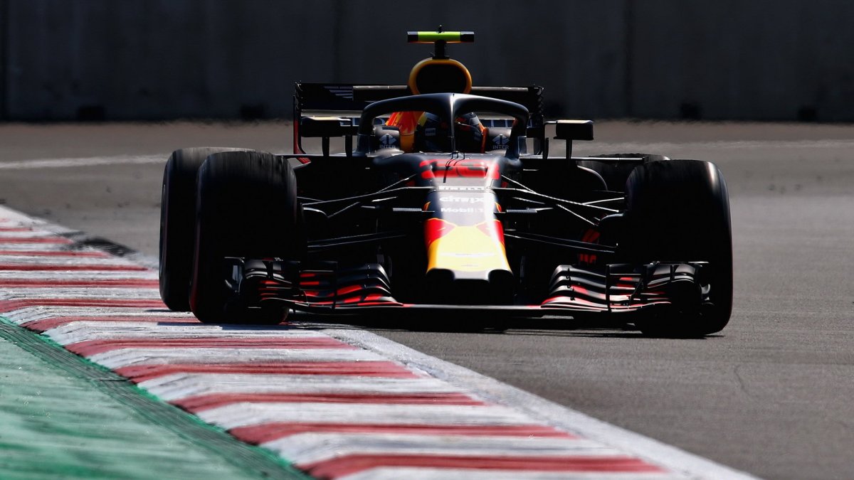 Max Verstappen v tréninku v Mexiku