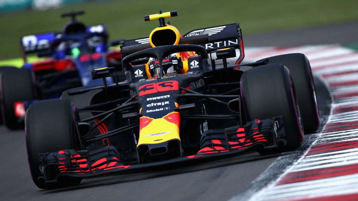 Max Verstappen v tréninku v Mexiku