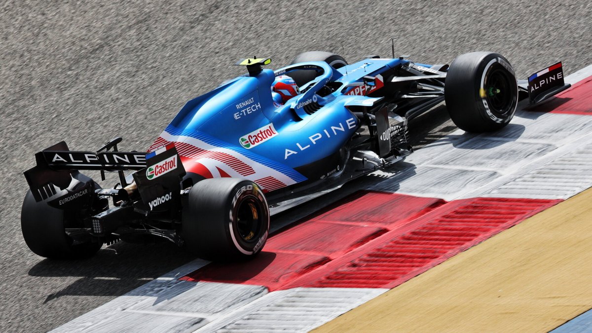 Esteban Ocon - první předsezonní testy v Bahrajnu