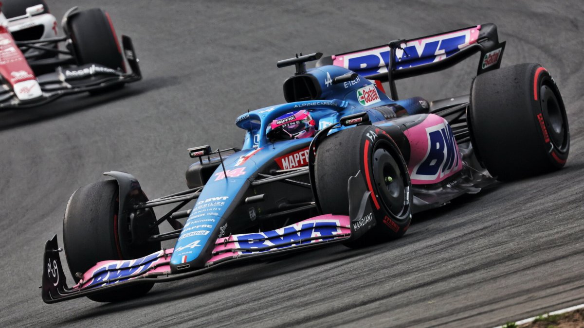 Fernando Alonso v závodě v Holandsku
