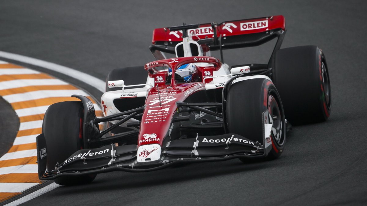 Valtteri Bottas v závodě v Holandsku