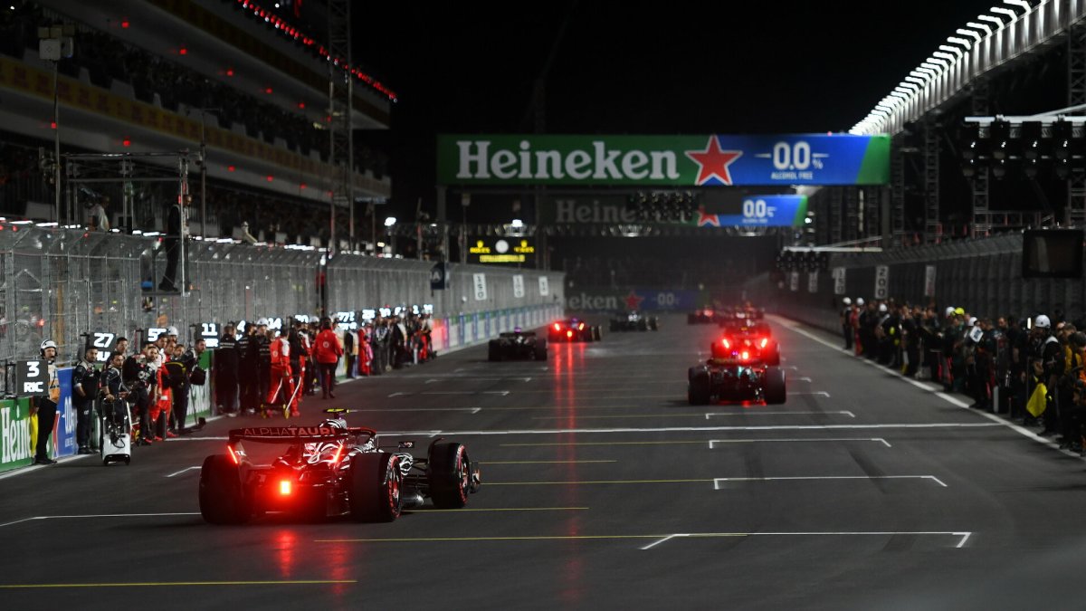 Zaváděcí kolo před startem závodu v Las Vegas