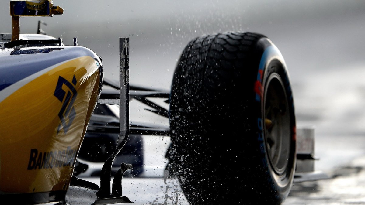 Pneumatiky za deště v Soči