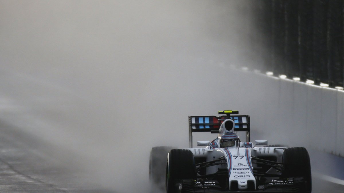 Valtteri Bottas za deště v Soči