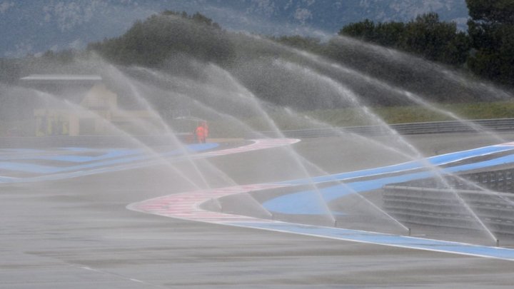 Umělé zavlažování v Paul Ricard v akci