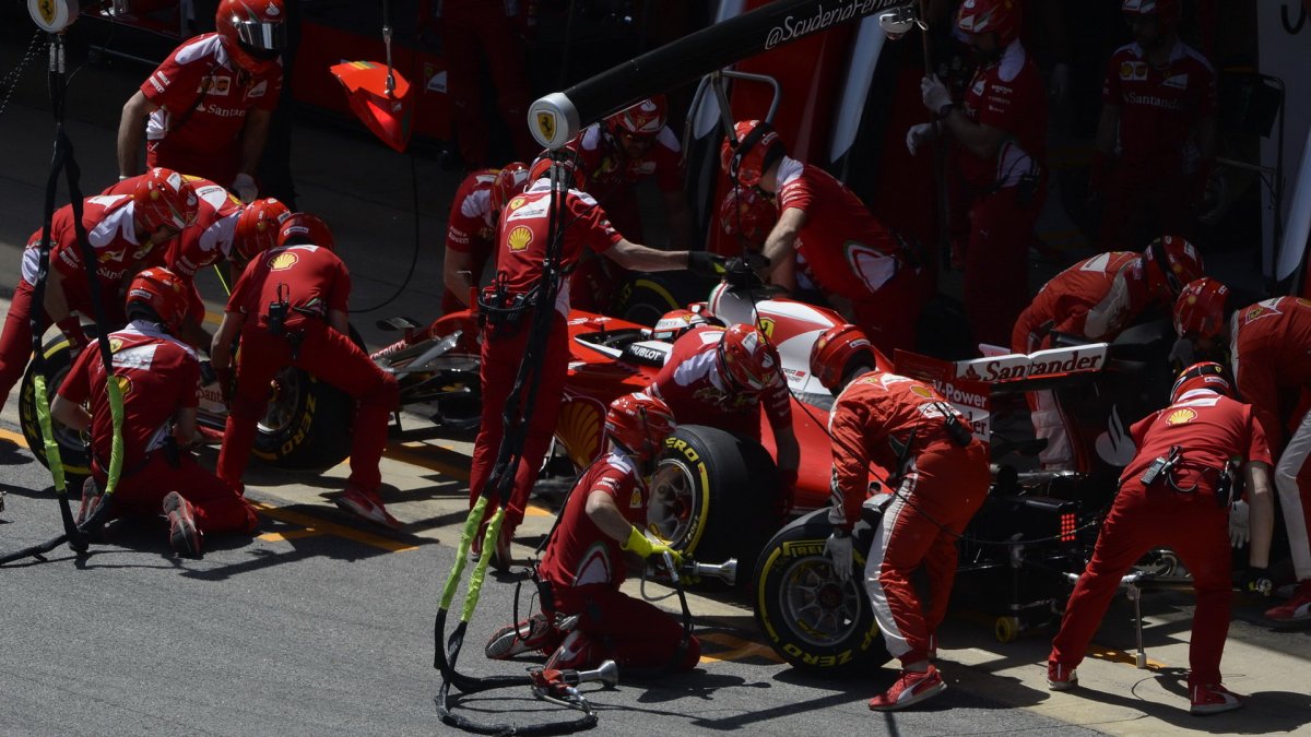 Kimi při kvalifikaci v Barceloně