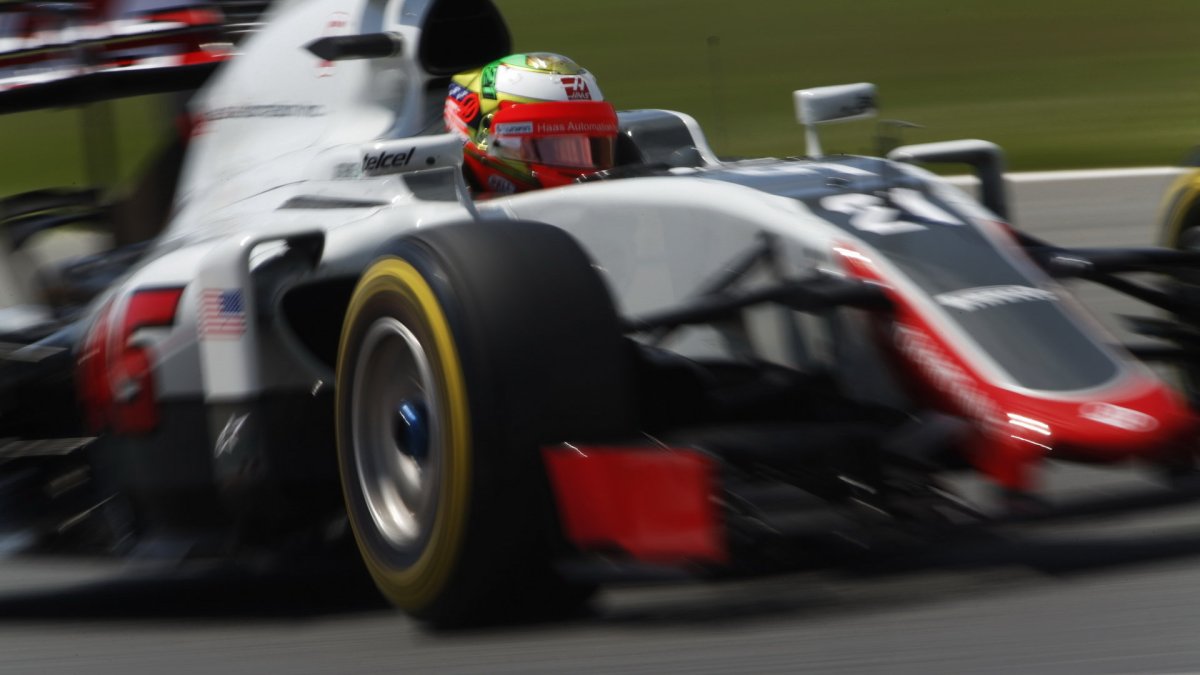 Esteban Gutiérrez s Haasem VF-16 v Barceloně