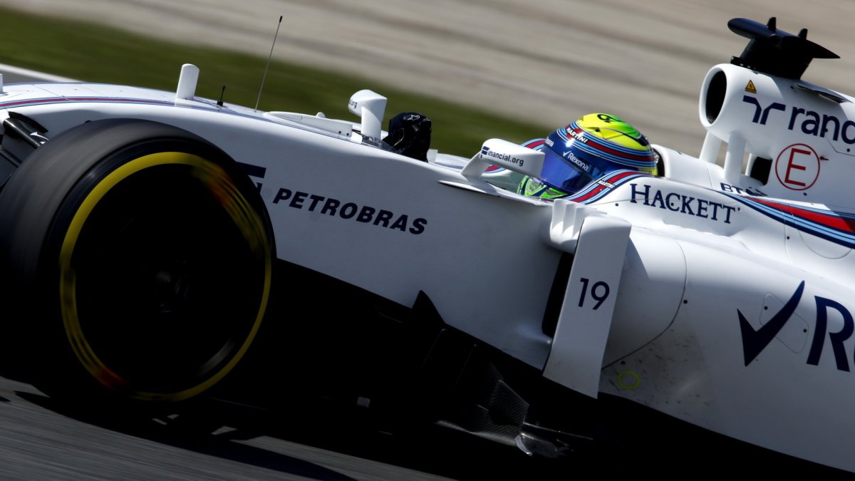 Felipe Massa při kvalifikaci v Barceloně