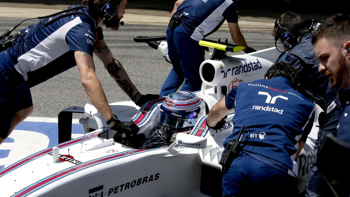 Valtteri Bottas při kvalifikaci v Barceloně