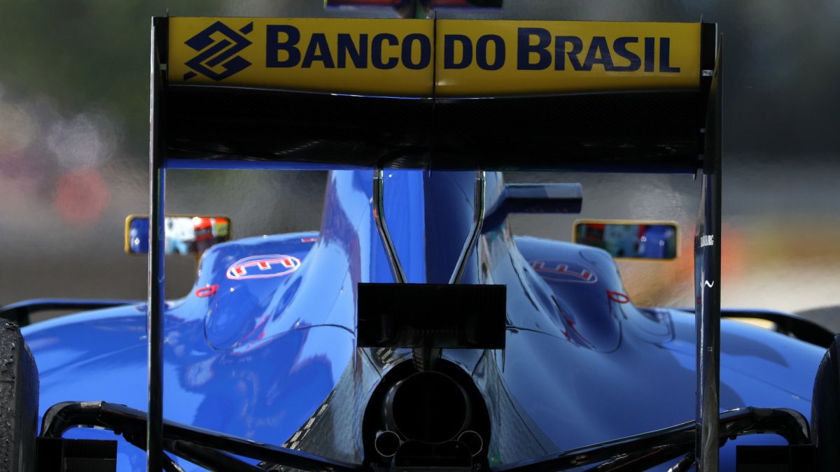 Felipe Nasr při kvalifikaci v Barceloně