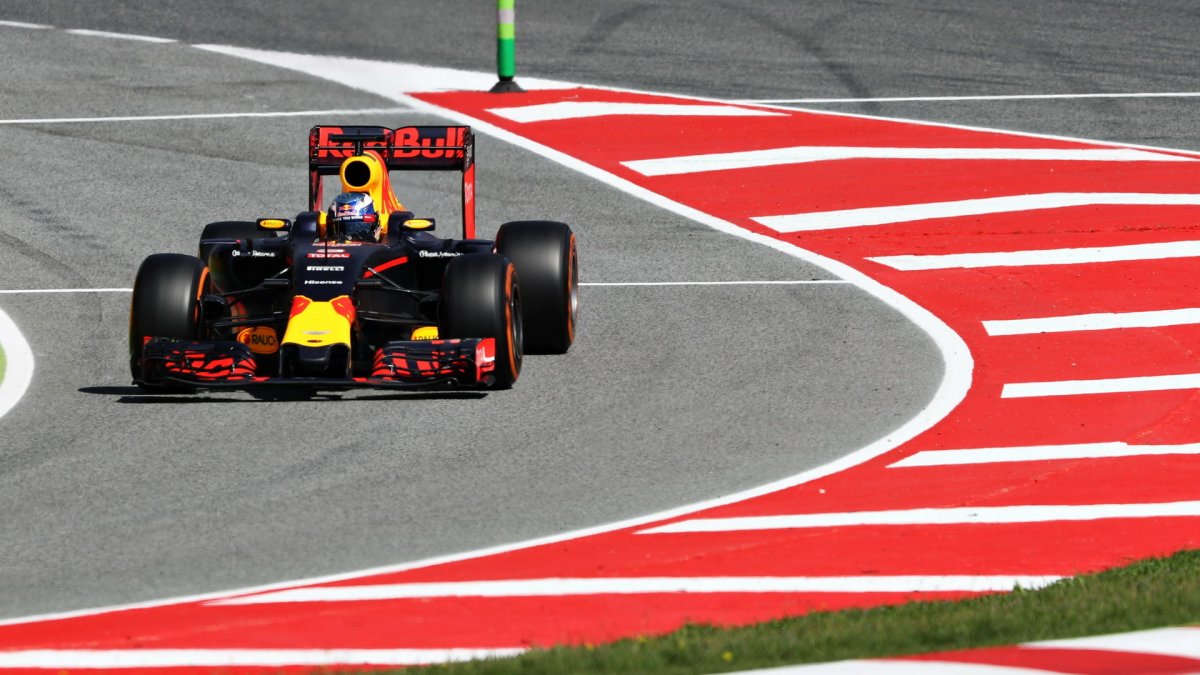 Daniel Ricciardo při kvalifikaci v Barceloně