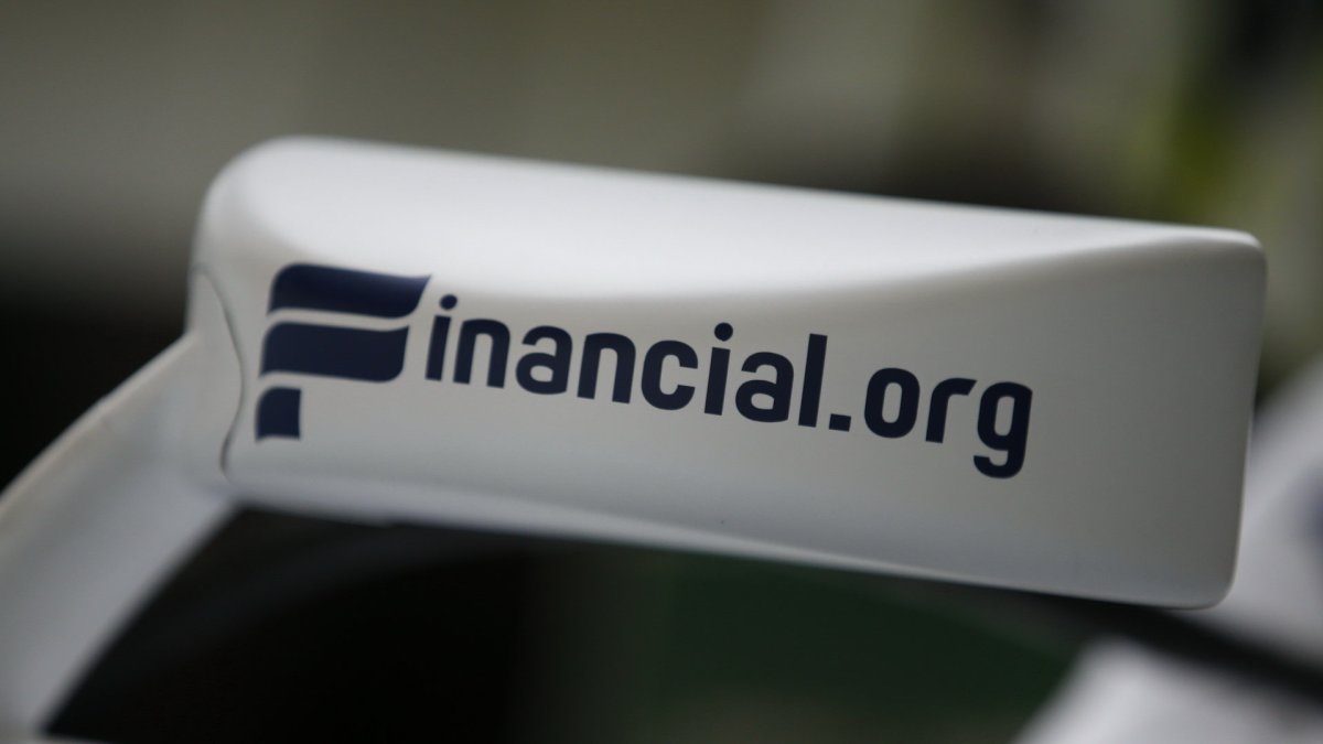 Zrcátko vozu Williams v Barceloně