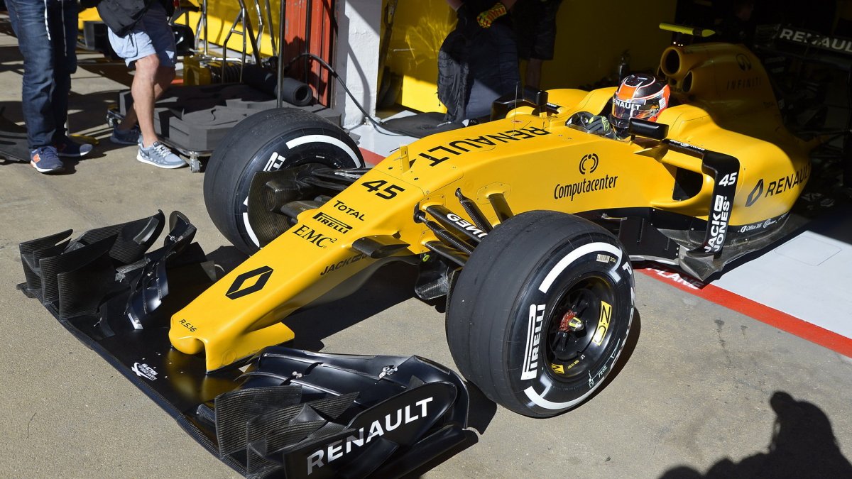 Esteban Ocon při tréninku v Barceloně