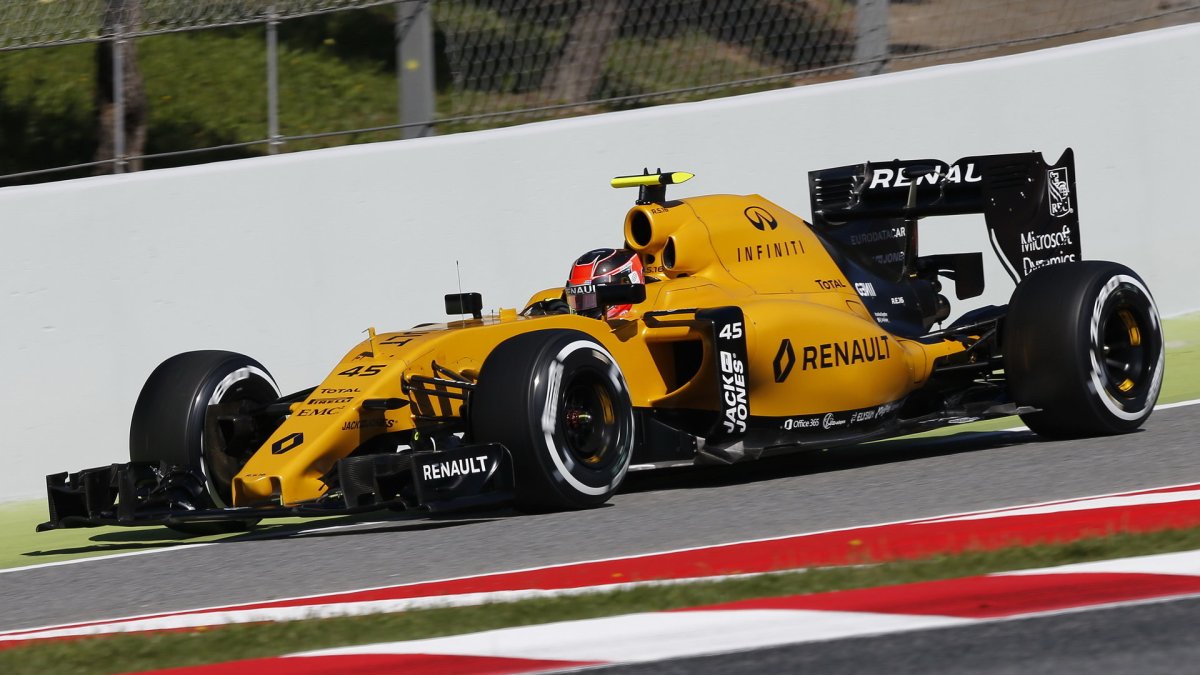 Esteban Ocon při tréninku v Barceloně