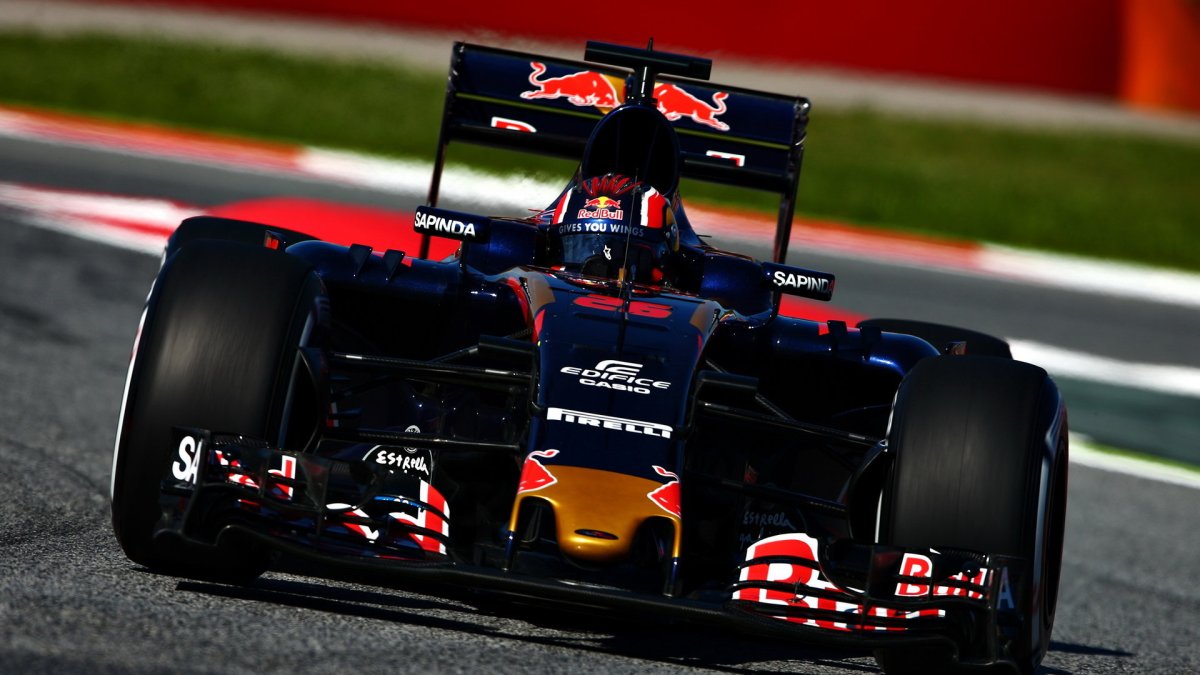 Daniil Kvjat při tréninku v Barceloně