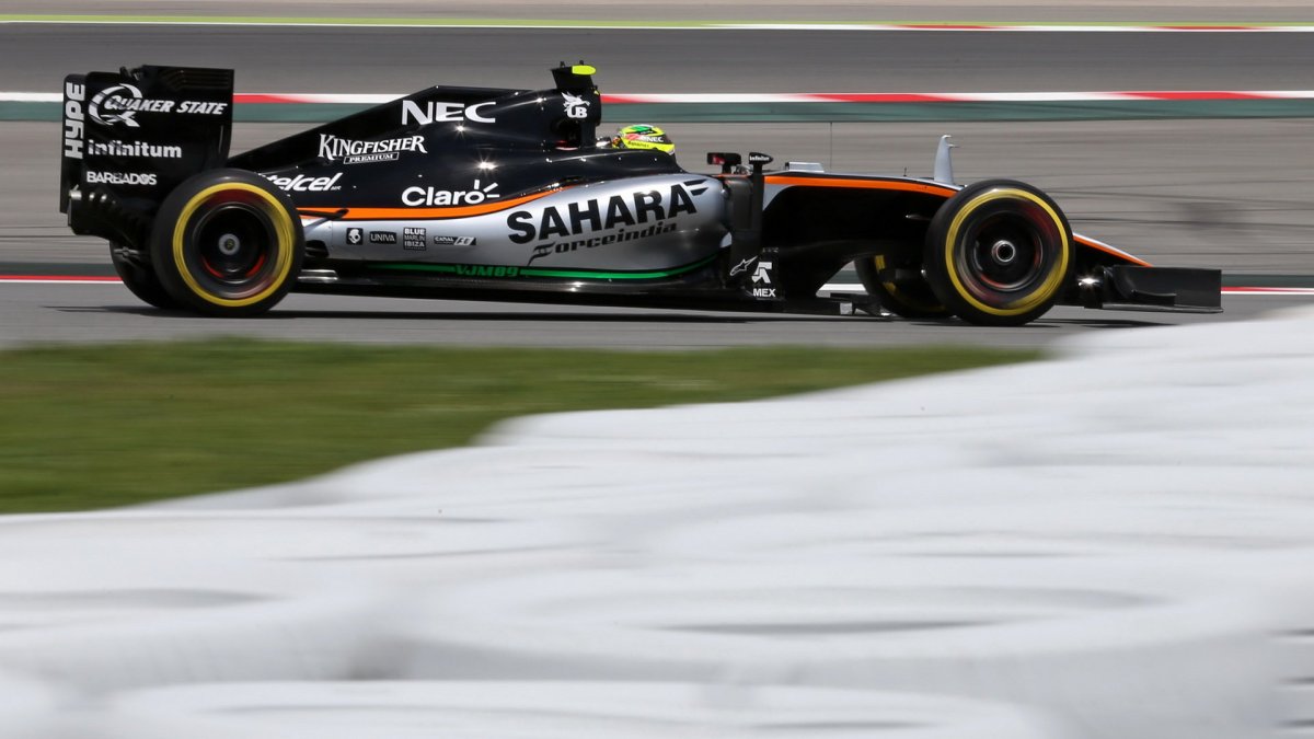 Sergio Pérez při tréninku v Barceloně