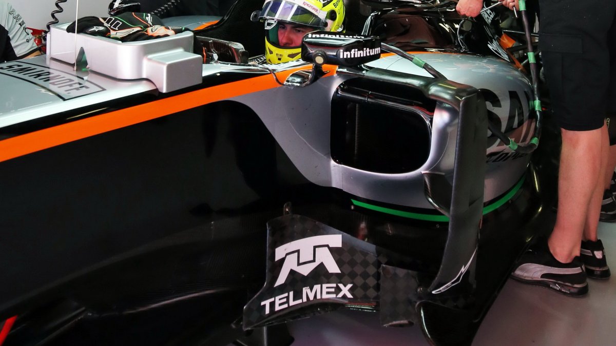 Sergio Pérez při tréninku v Barceloně