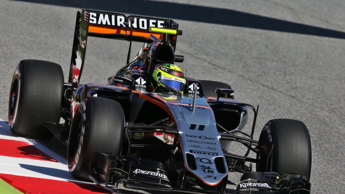 Sergio Pérez při tréninku v Barceloně