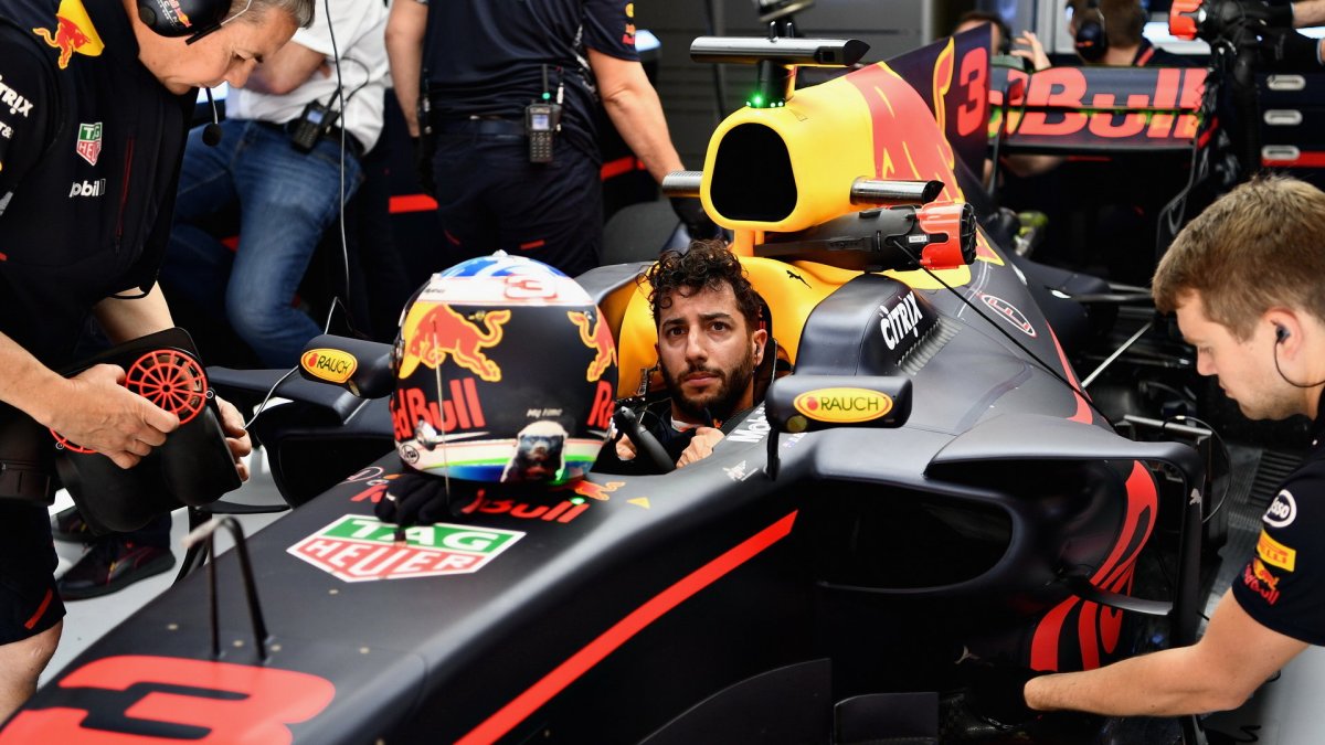 Daniel RIcciardo při tréninku v Barceloně