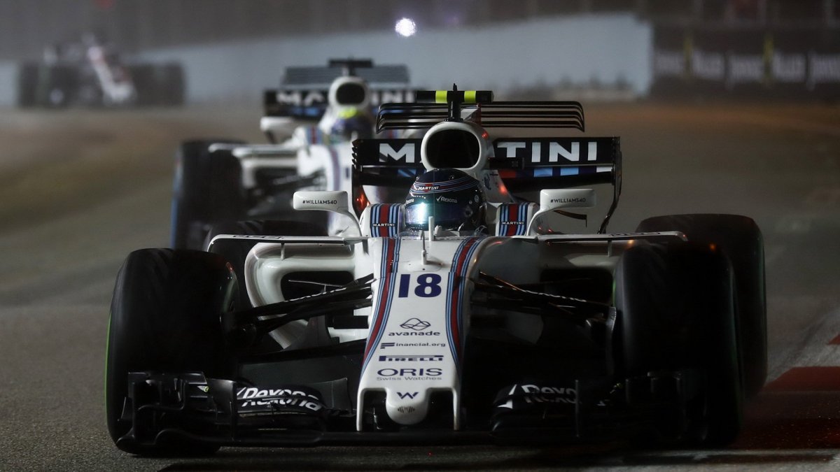 Lance Stroll v závodě v Singapuru